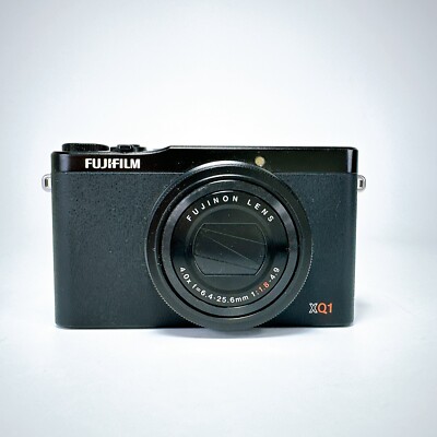 Fujifilm XQ1 X Series Compact Digital Camera 12.0MP With battery