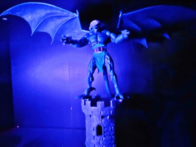 Neca Ultimate Gargoyles Stand Disney -Whatchtower 