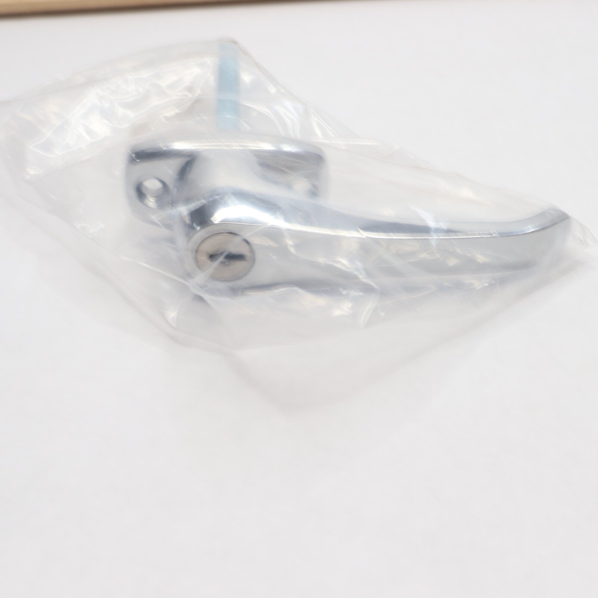 L-Style 360° Rotating Square Shaft Key-Locking Handle – Chrome (LH-L-303-CH) – Open Box