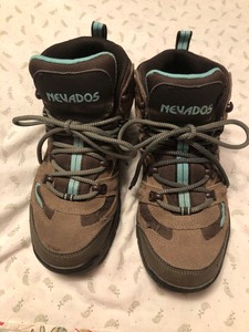 nevados women's hiking boots