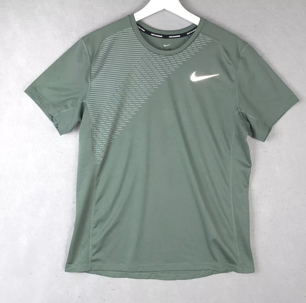 Sistemáticamente maratón ir al trabajo NIKE Running Mens Dri-Fit lightweight reflective Green shirt Medium | eBay Sistemáticamente maratón ir al trabajo NIKE Running Mens Dri-Fit lightweight reflective Green shirt Medium | eBay