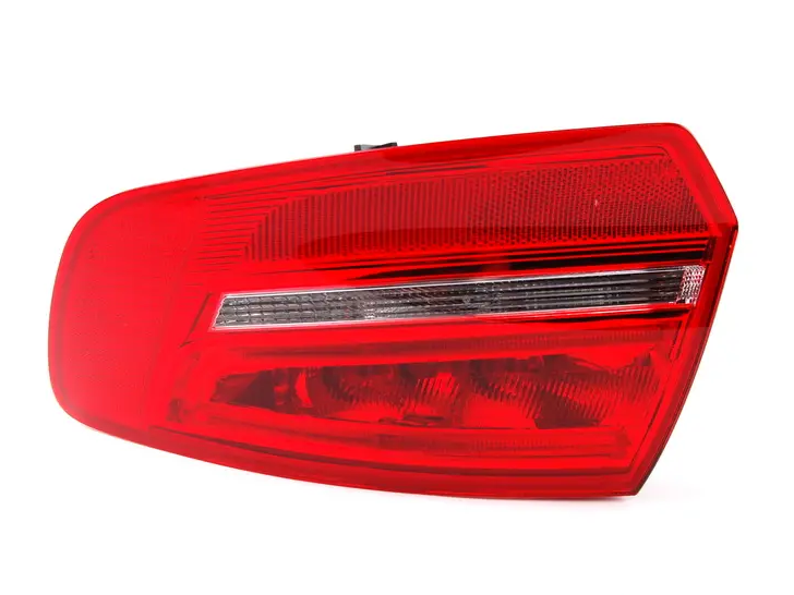 Lot De 2 Écrous De Feu Arrière Pour Audi A3 8P A4 A5 | Référence 8E0945299A