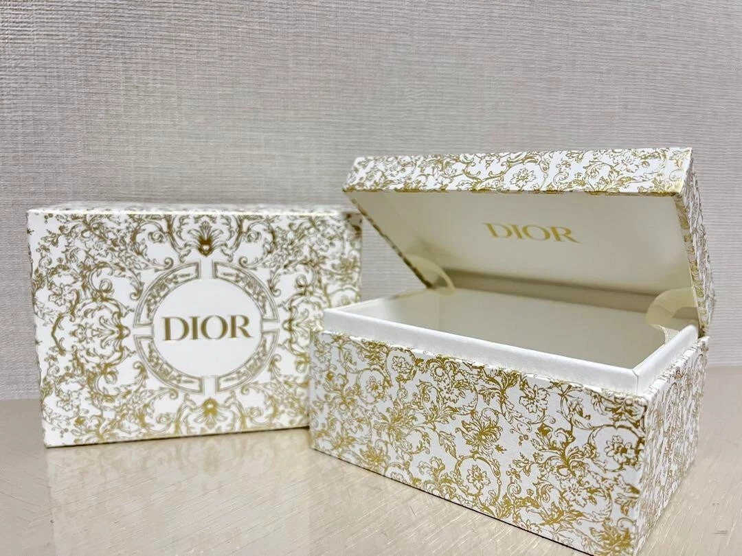 Boîte à bijoux Dior nouveauté platine membre saison des fêtes carton blanc 2023 neuf