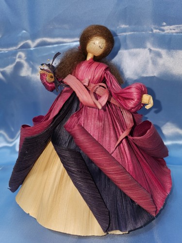 MUÑECA VINTAGE 1998 NAN'S CORN CÁSCARA 7,5" EN VESTIDO MORADO HERMOSO CABELLO Y FLORES - Imagen 4 de 15