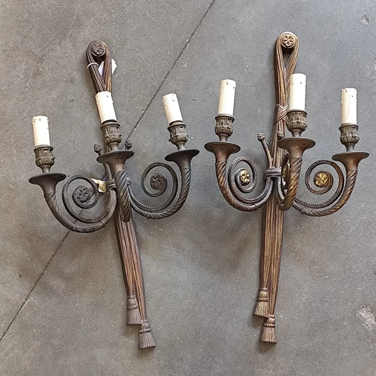 Décoration Murale En Métal Lettre F - Grand Modèle 46 Cm - Suspension Artisanale Argentée Pour Intérieur