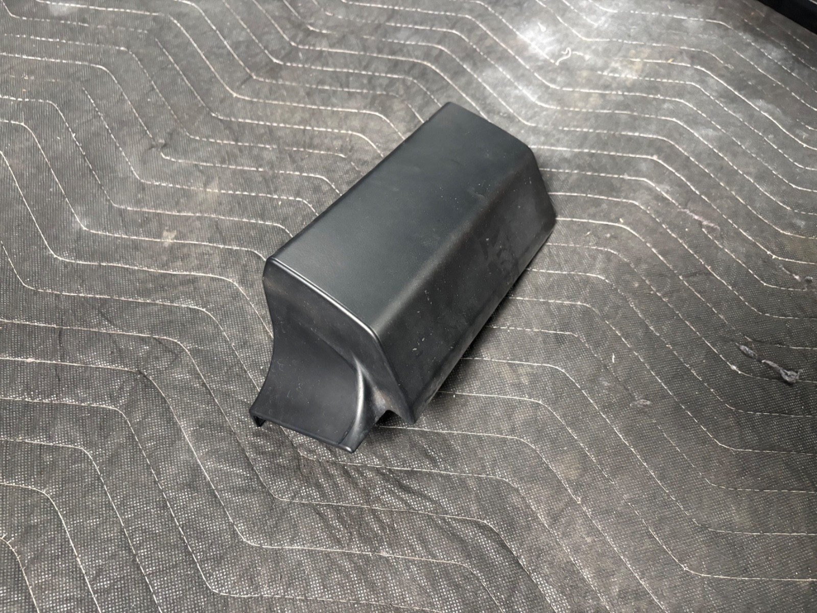 Rolls-Royce Cullinan 2022 Front Right Rocker panel trim P/N 7452192