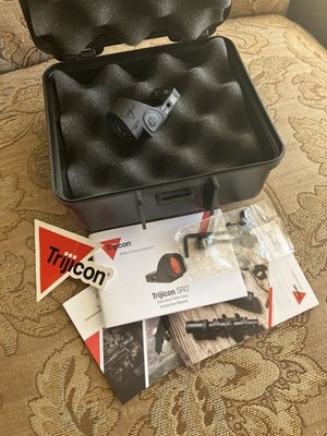 Trijicon SRO - 2.5 MOA Adjustable LED Reflex Red Dot Sight - SRO2-C-2500002
