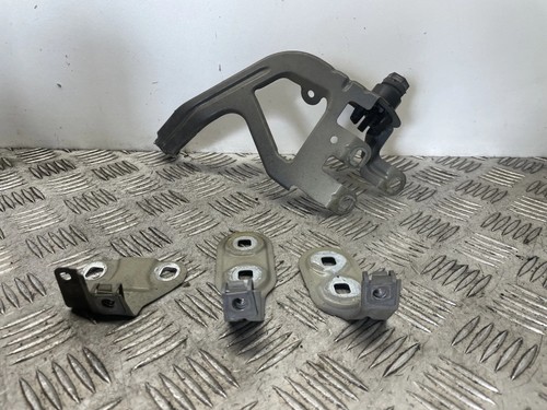 BMW 5 F10 Kotflügelhalter vorne links 2.00 Diesel 135kw 2010 23965846