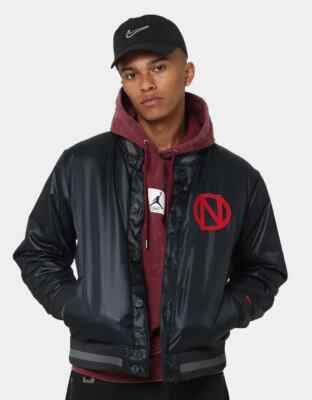 Nike Premium wasserabweisende Basketball Isolierte Jacke UVP £169,95 Größe L XL