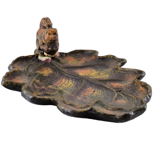 Cast Iron Squirrel Sitting on a Cast Iron Leaf Bird Feeder Ashtray Outdoor READ! - Picture 4 of 17