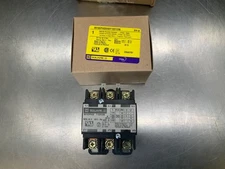 Square D 8910DPA33V02Y122Y236 Definite Purpose Contactor 3-Pole Open 120v