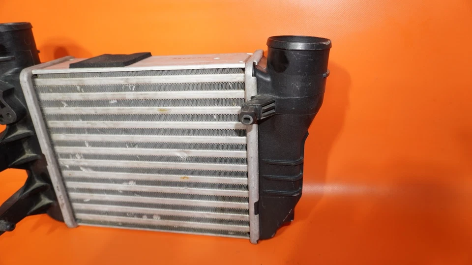 Intercooler AUDI A4 1999 2000 2001 058145805B OEM Foto 2 de 4