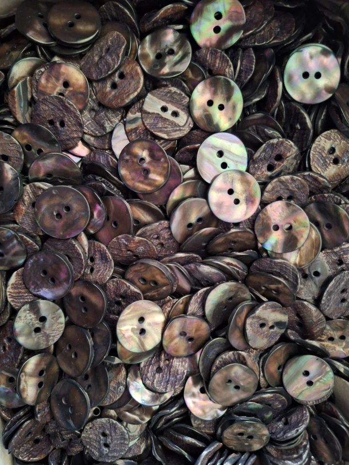 20 Perlmutt Knöpfe Schwarz bunt Schimmernd, Set, ca. 17,8 mm, Konvolut, gewellt - Bild 2 von 2