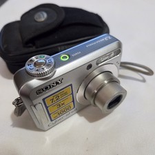 Sony Cyber-shot DSC-S650 7.2MP 3x Zoom Silver Camera TESTED WORKS With Soft Case