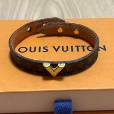 Louis Vuitton M6042 Essential V GD Bracelet Authentic Women's Used Japan