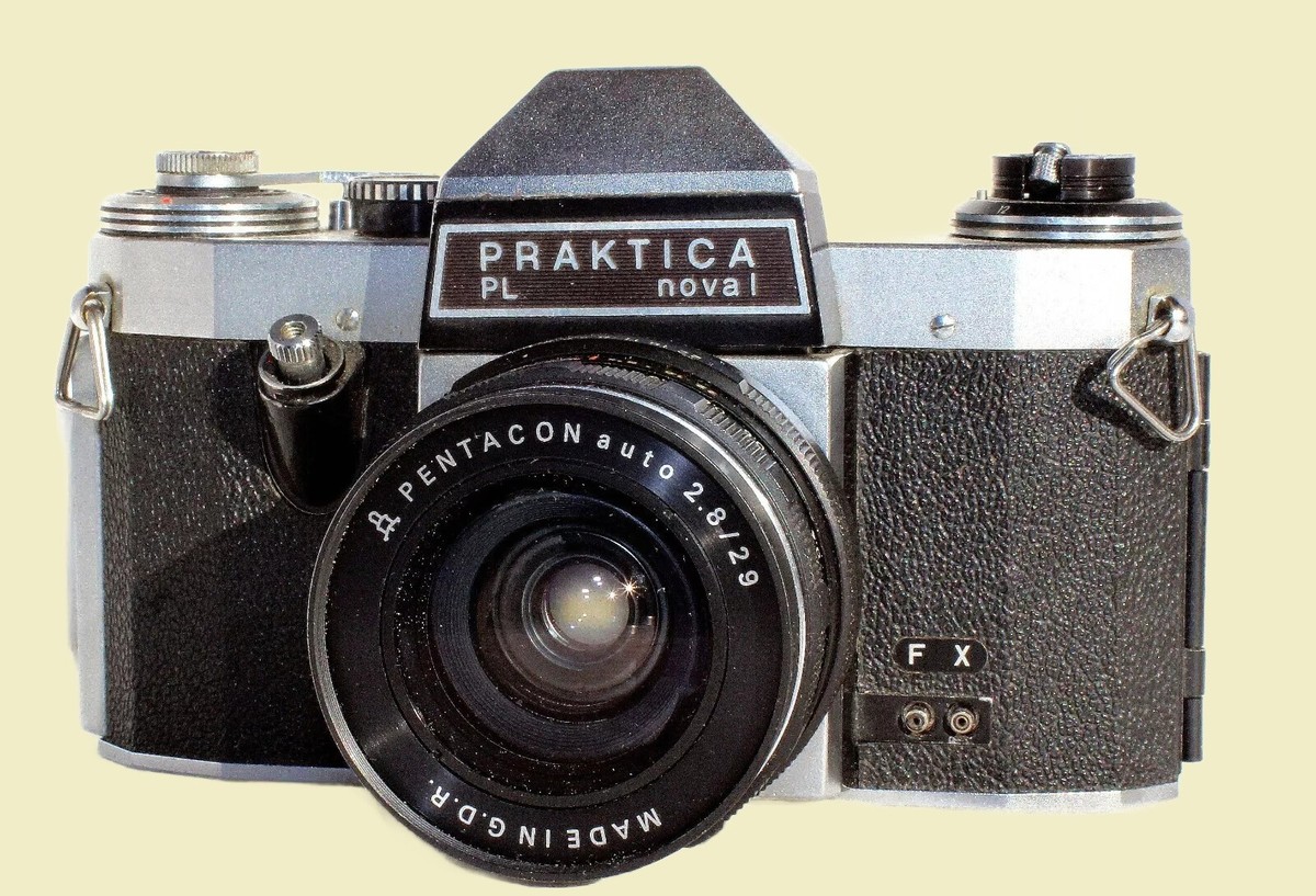 Praktica PL NOVA 1. Buone condizioni, funzionante. Good condition