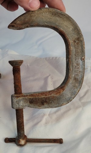 Vintage 2 Rusty C-Clamps Rusty Tools Industrial Decor Farmhouse - Picture 4 of 12