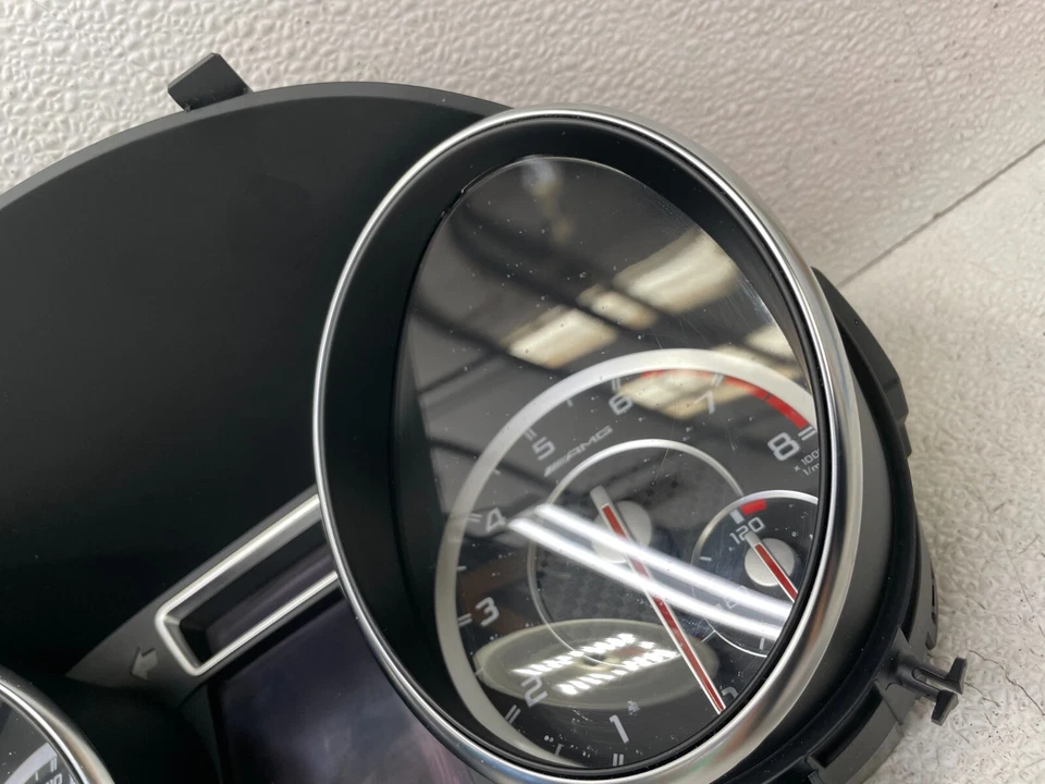 Cuadro de instrumentos velocímetro Mercedes CLA45 AMG W117 14-18 84K 1352 FABRICANTE DE EQUIPOS ORIGINALES Foto 4 de 4