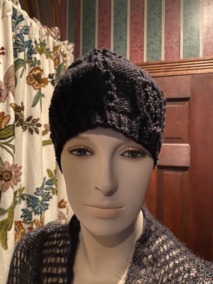 Sombrero tejido a mano 100 % negro merino Foto 3 de 4