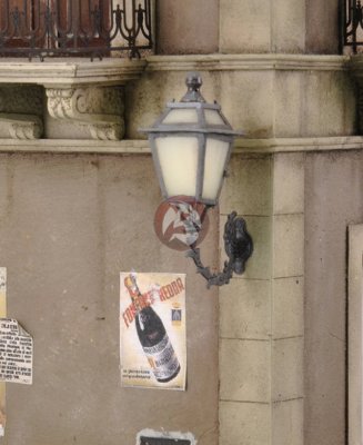 Royal Model 1/35 Antique Street Lamp on Wall [Resin + PE Diorama Accessory] 581