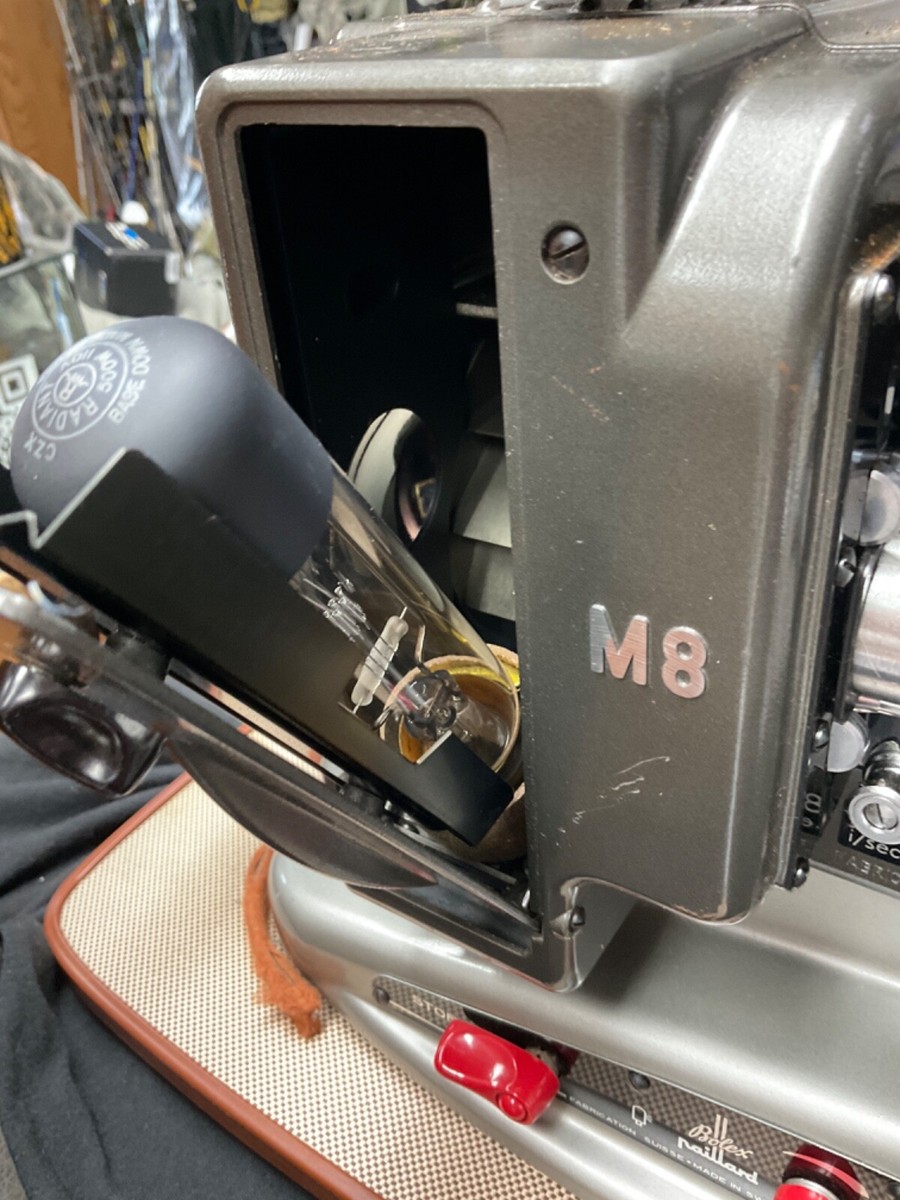 Projecteur Bolex Paillard M8 - Vente aux enchères sur Internet / Enchères en ligne - Prix