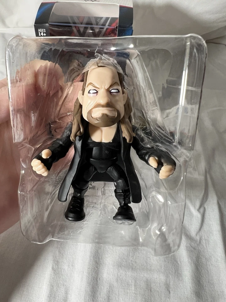 Figuras de acción Undertaker de vinilo de acción de la WWE - Loyal Subjects 2018 usadas C8 Foto 2 de 4