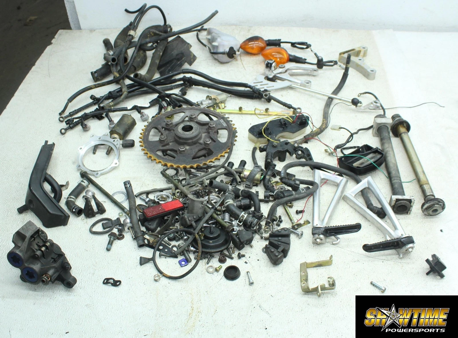 03-05 YAMAHA YZF R6 PARTS HARDWARE AXLE SPROCKET PEGS CALIPER SIGNALS