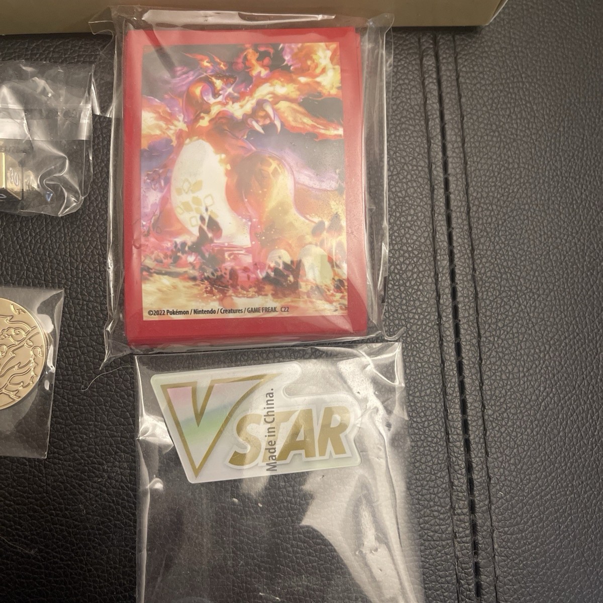 Pokémon TCG Sword and Shield Ultra Premium Collection Charizard