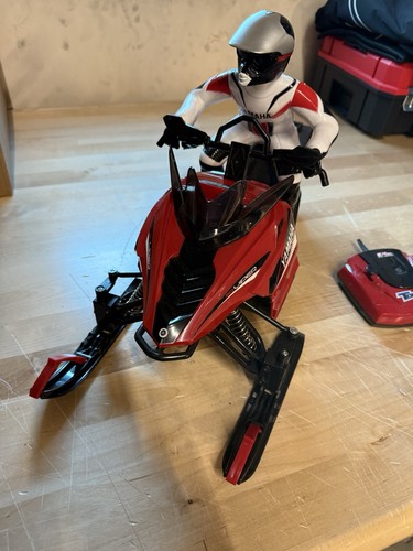 TopMaxx Yamaha SR Viper Snowmobile RC 2.4G w/ Battery & Controller Not Tested