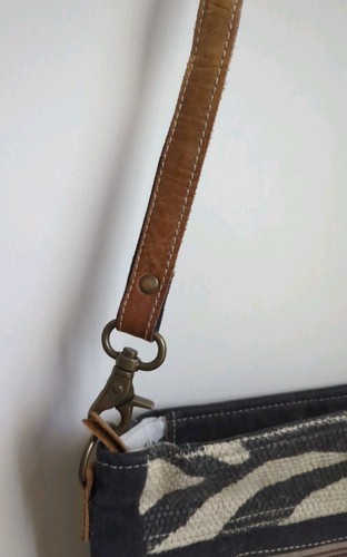 Bhrayna Bags zebra print canvas and leather crossbody bag, EUC - Picture 3 of 16