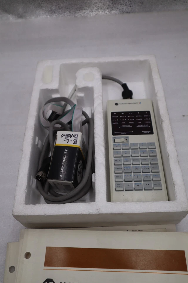 NUEVO PROGRAMADOR DE MANO ALLEN BRADLEY 1745-PT1 SER.A STOCK 1408CC Foto 2 de 3