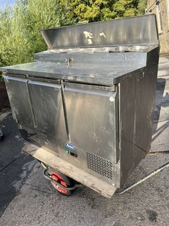 Catering 3 Door Fridge Unit Stainless Steel ( Fridge Not Working )