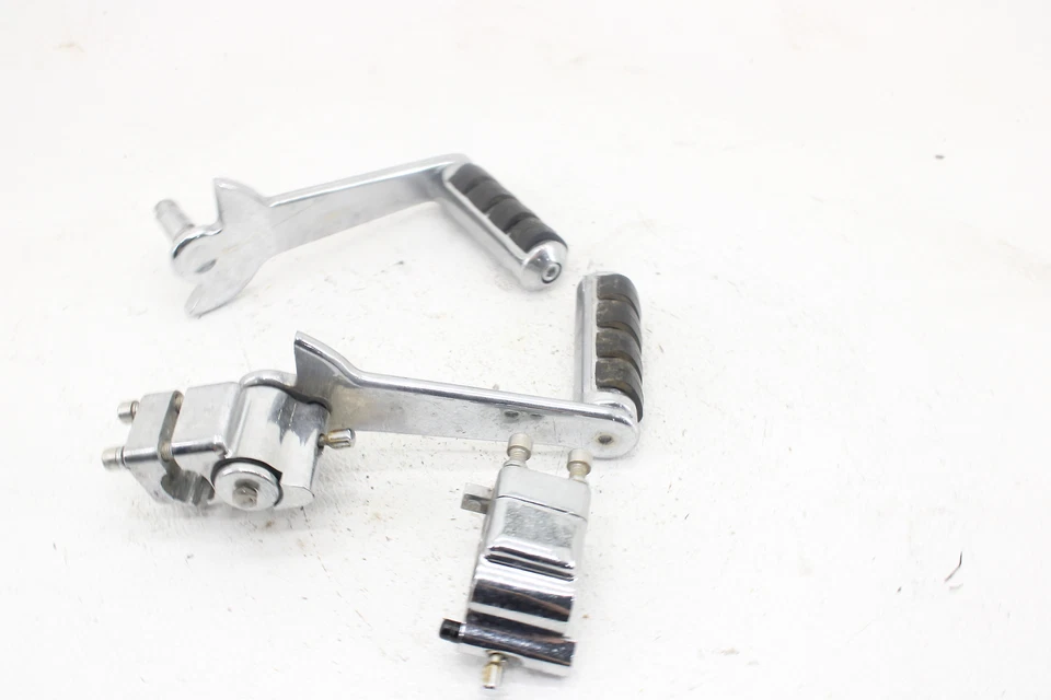 Clavijas de carretera para pasajero trasero Harley Davidson Softail Deluxe 07-17 Foto 2 de 4