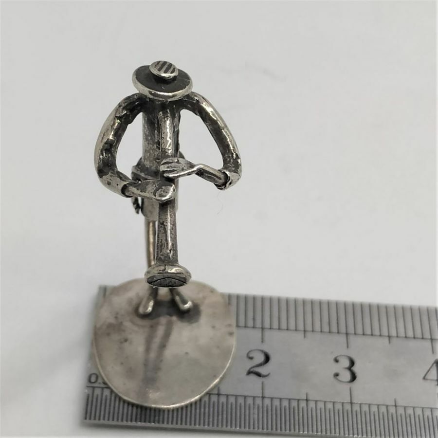Picture 9 of 12