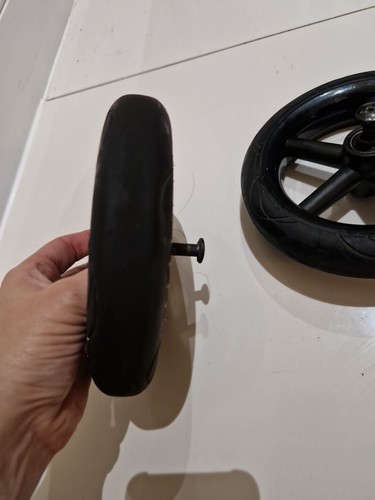 Bugaboo Bee6 Back Wheels Black - Picture 2 of 4