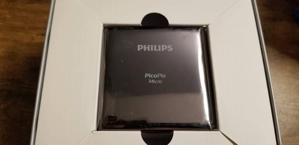 Philips PicoPix Micro PP320 Portable Wireless DLP Projector - Ceramic Black - Image 2 of 4