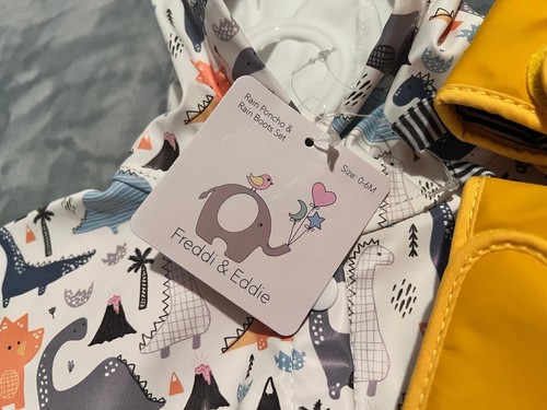 2 piece NWT Baby boy or girl unisex Rain coat & rain boots set (0-6m) - Picture 2 of 11