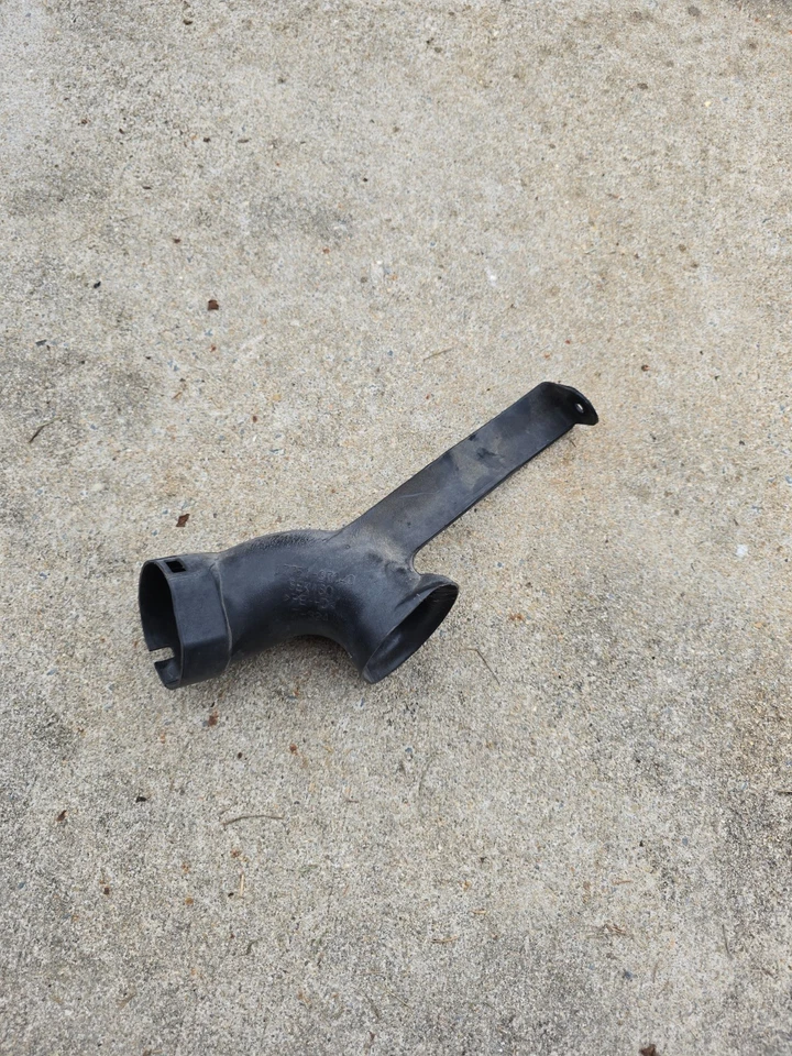 Tubo de conducto de entrada de aire Toyota 17751-37040 Scion xB OEM usado Foto 2 de 4