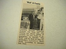 STONEWALL JACKSON boards plane with his family 1965 music biz promo pic/text