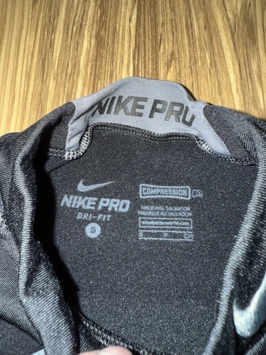 Nike Pro Combat Lined Warm Fitted Compression Shirt Youth Small Black EUC - Picture 4 of 4