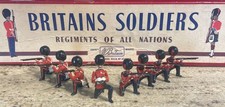 BRITAINS TOY SOLDIERS SET 120 COLDSTREAM GUARDS KNEELING FIRING W/OFFICER