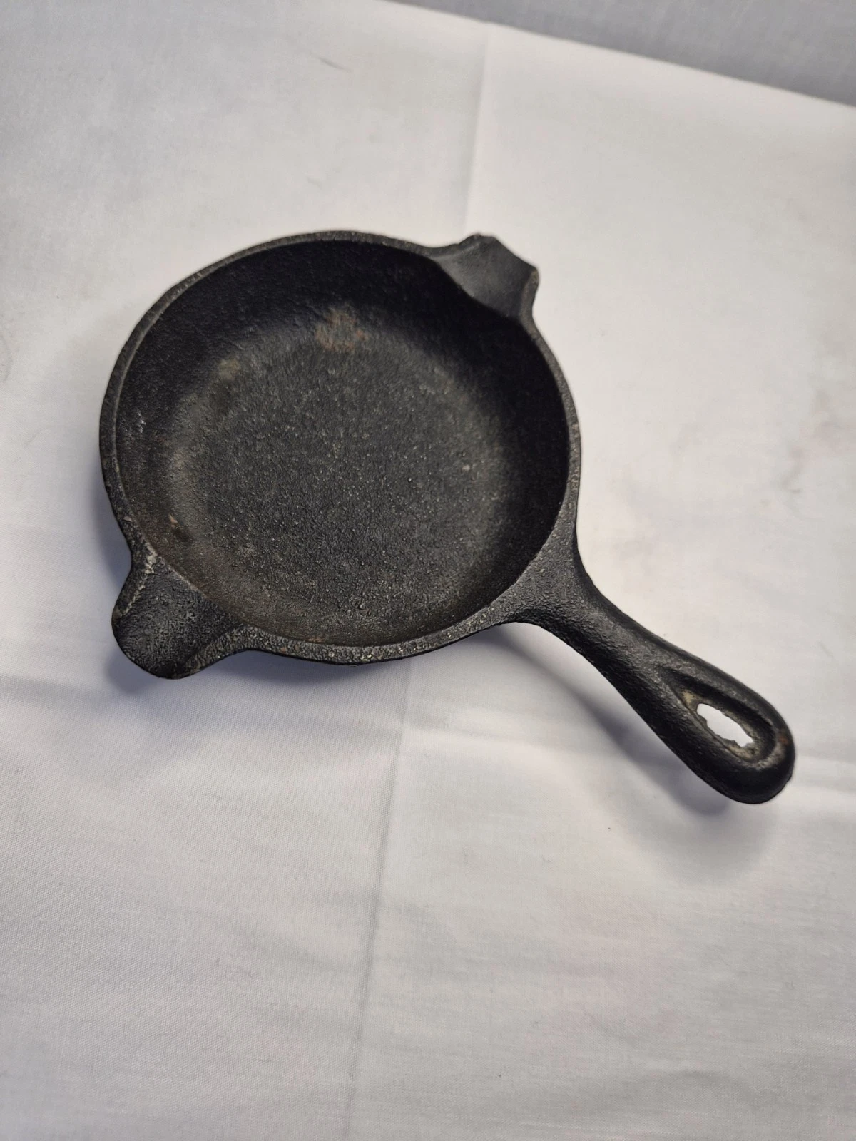 ​Vintage Wagner Ware 1050 Cast Iron Toy Skillet - Unused NOS - Made in USA