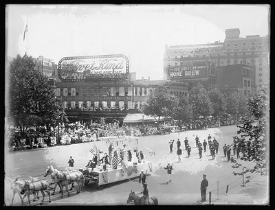 Photo:Preparedness Parade Washington DC 1916 Horse Drawn Float Crowd