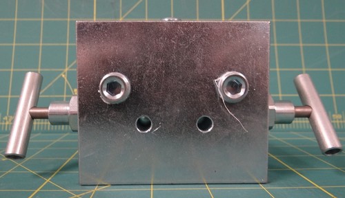 Zinc Coated Steel 5 Valve Manifold - Picture 4 of 7