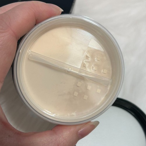 New Bobbi Brown Sheer Finish Loose Powder~Soft Porcelain~ Full size 0.31 oz/9 g - Picture 4 of 4
