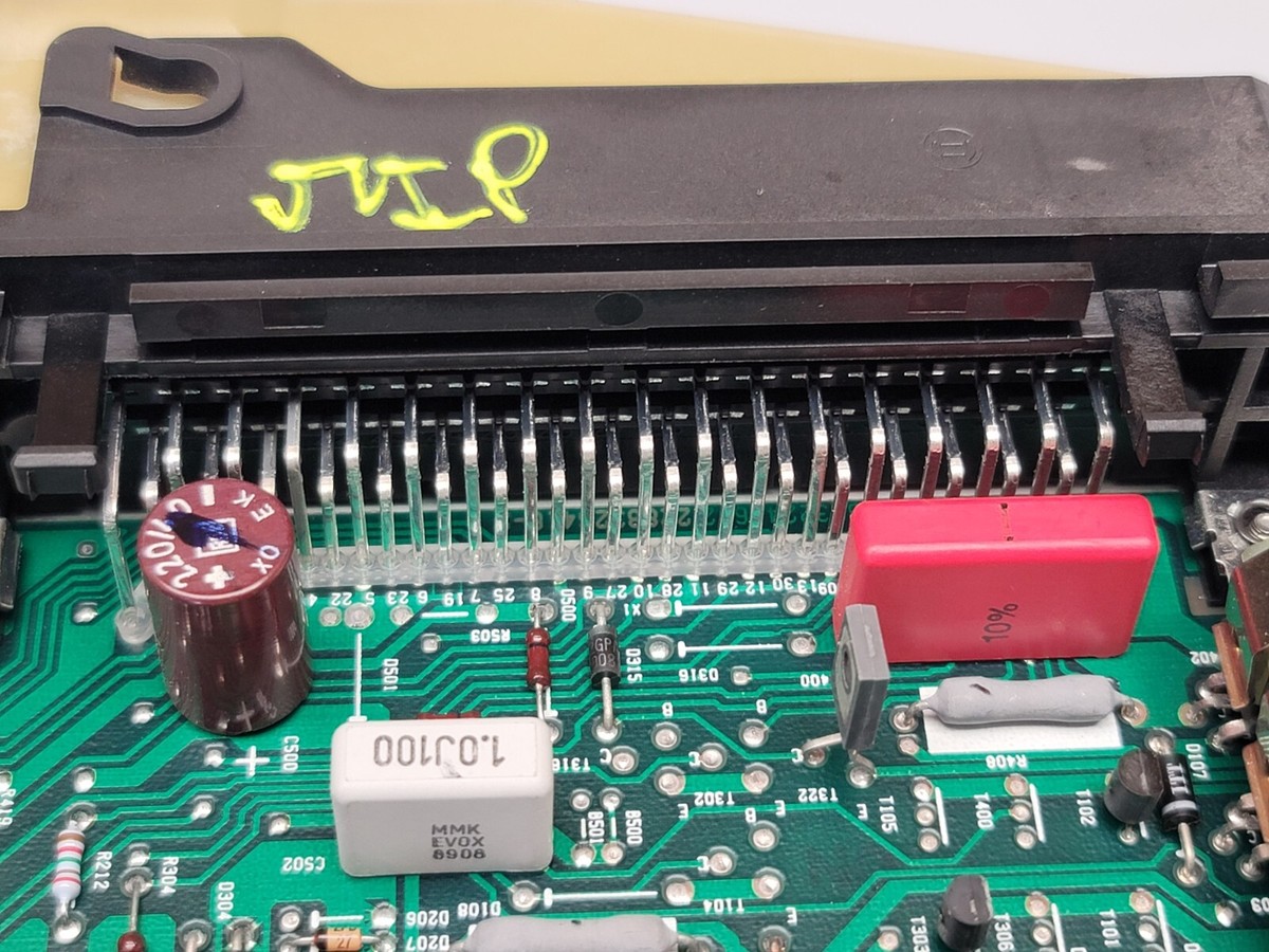 0280000556 Volvo 740 GLE 940 Bosch Engine Computer ECU ECM 