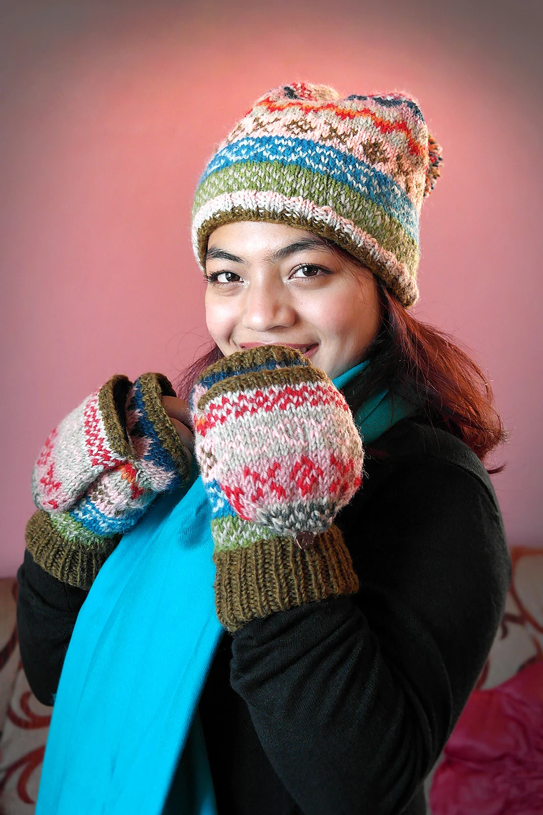 Olive Green pink mixed colored woolen gloves/mittens