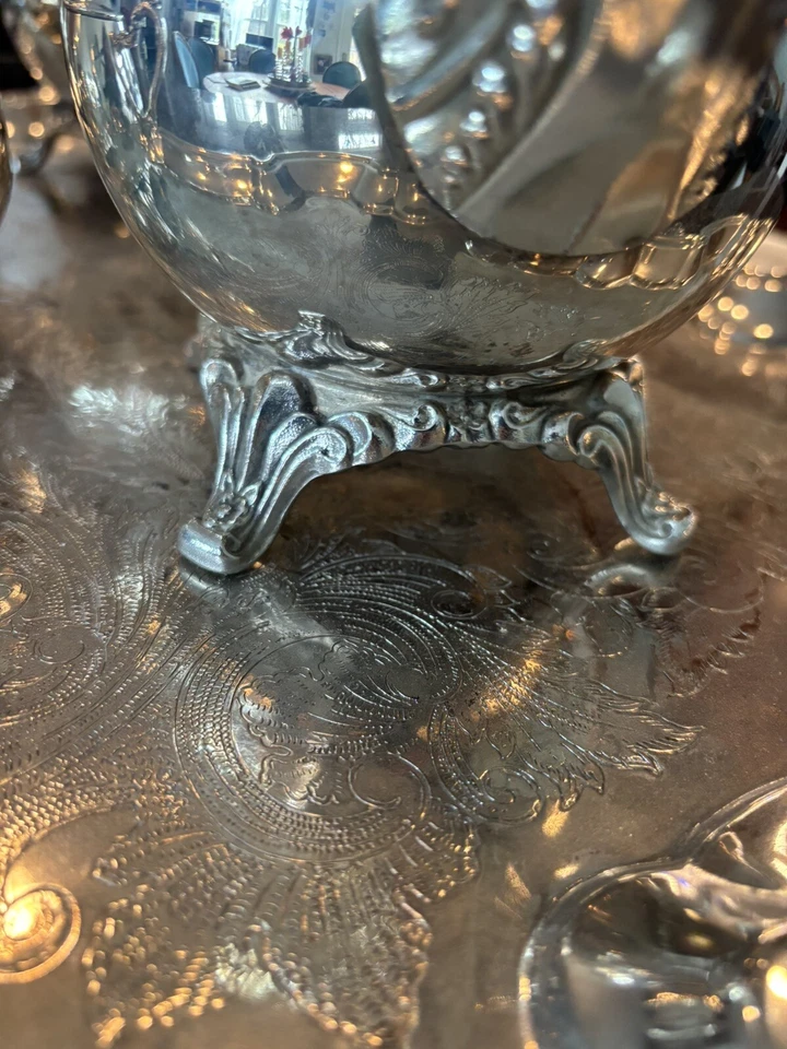 "Du Maurier de Oneida, cafetera plateada de 4 piezas de 10,25"" y tetera de 9"" de alto" Foto 3 de 4