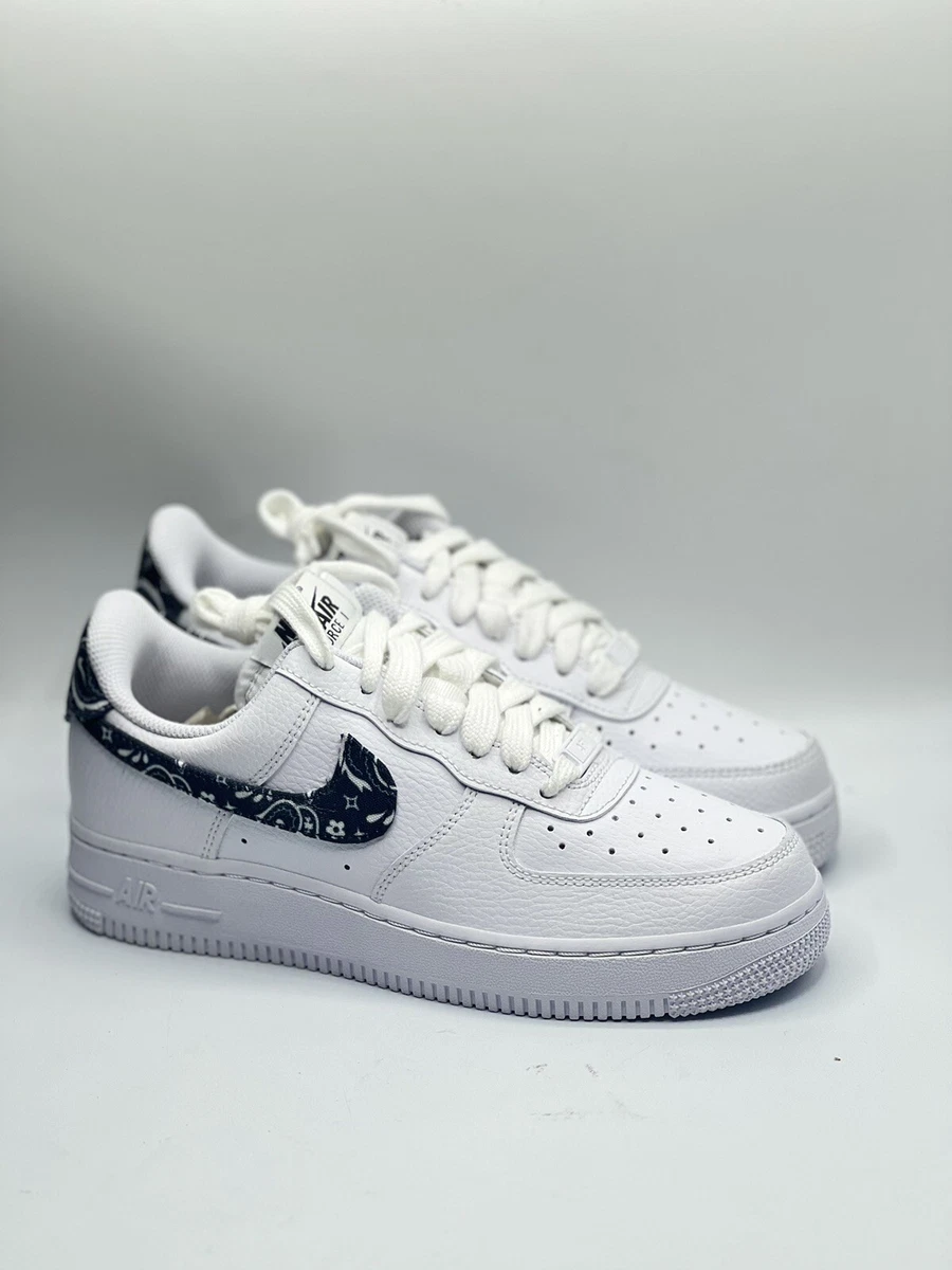 Nike Air Force 1 Essential Women’s Size 7 Paisley Swoosh Black White  DH4406-101