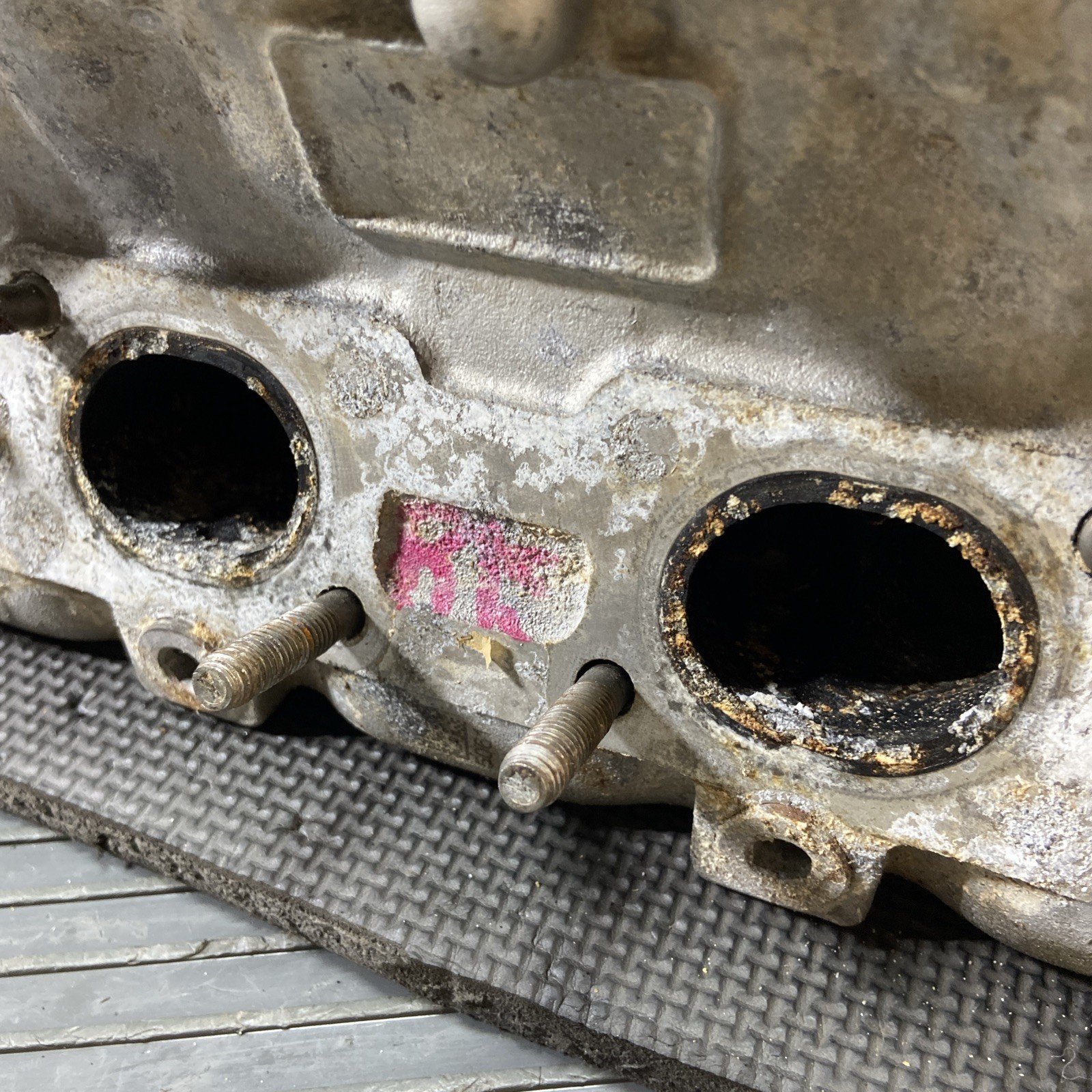 2018-2020 Ferrari Portofino F164 3.8L Left Engine Head 10k Miles OEM *NOTE*